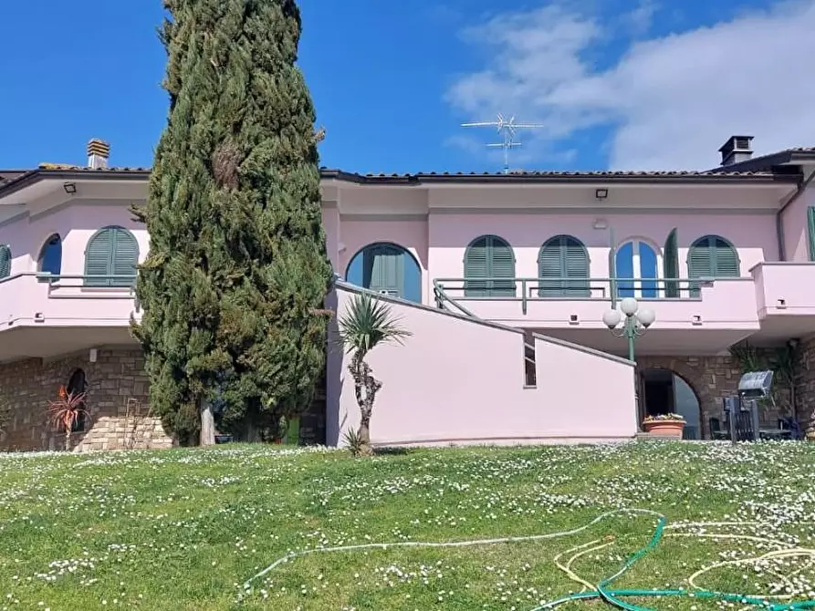 Immagine 3 di Villa in vendita  a Cerreto Guidi