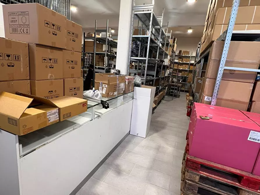 Immagine 11 di Attività artigianale in vendita  a Vicopisano