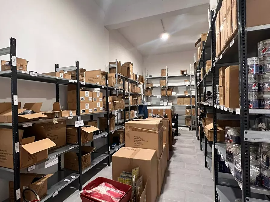 Immagine 8 di Attività artigianale in vendita  a Vicopisano