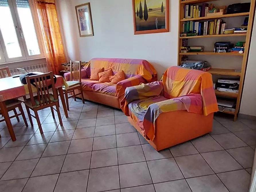 Immagine 2 di Appartamento in vendita  a Viareggio