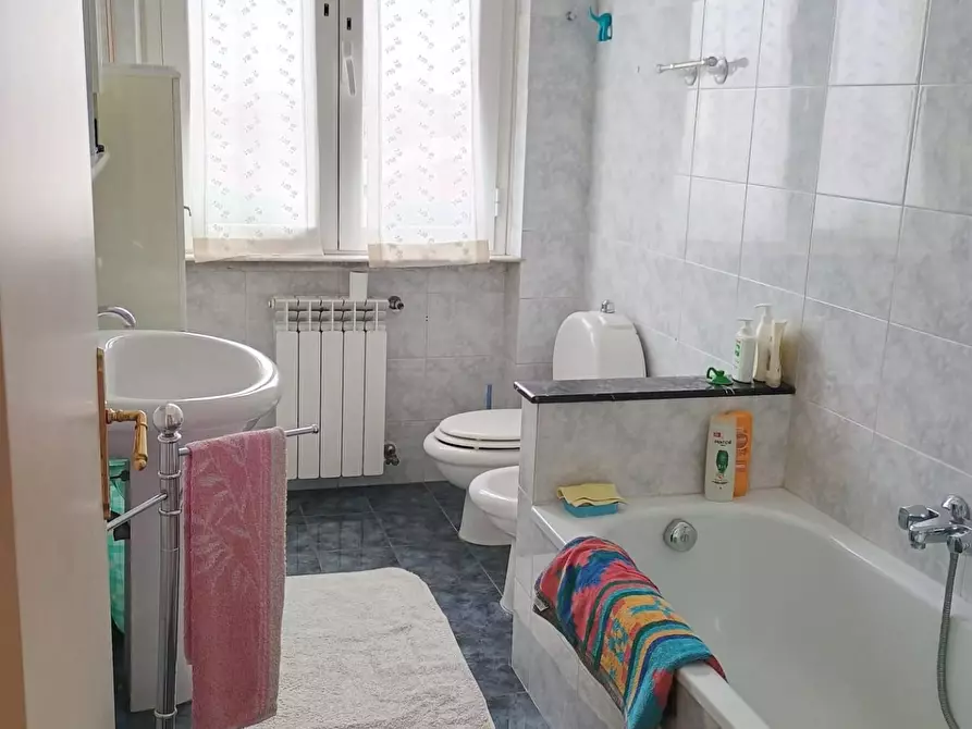 Immagine 11 di Appartamento in vendita  a Viareggio