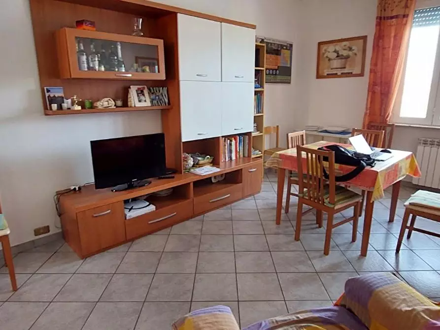 Immagine 5 di Appartamento in vendita  a Viareggio