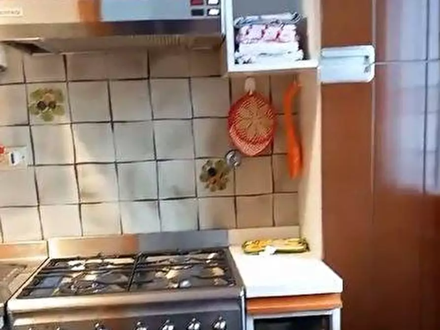 Immagine 8 di Porzione di casa in vendita  a Massa