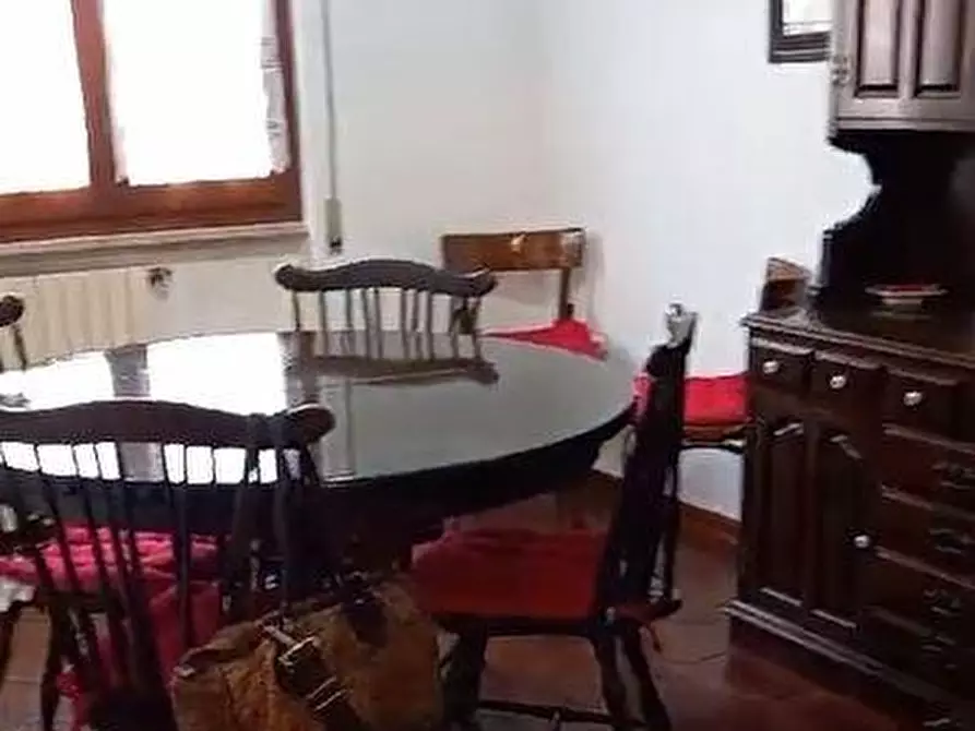 Immagine 10 di Porzione di casa in vendita  a Massa