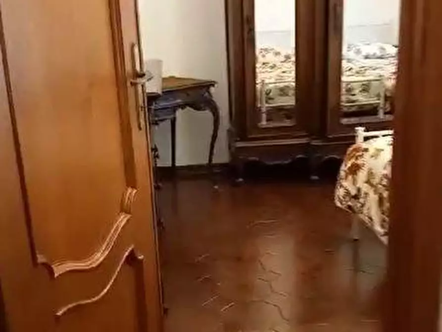 Immagine 24 di Porzione di casa in vendita  a Massa