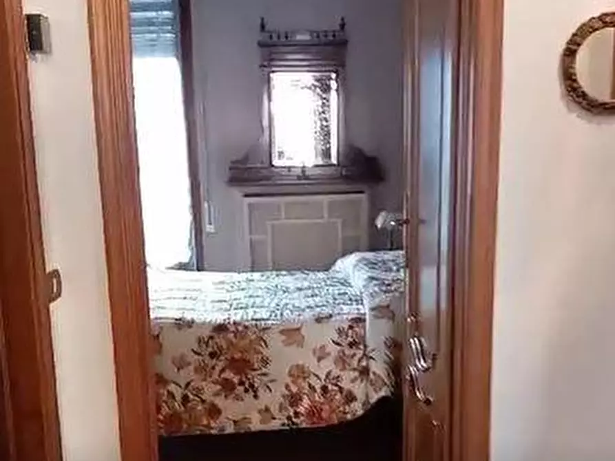 Immagine 19 di Porzione di casa in vendita  a Massa