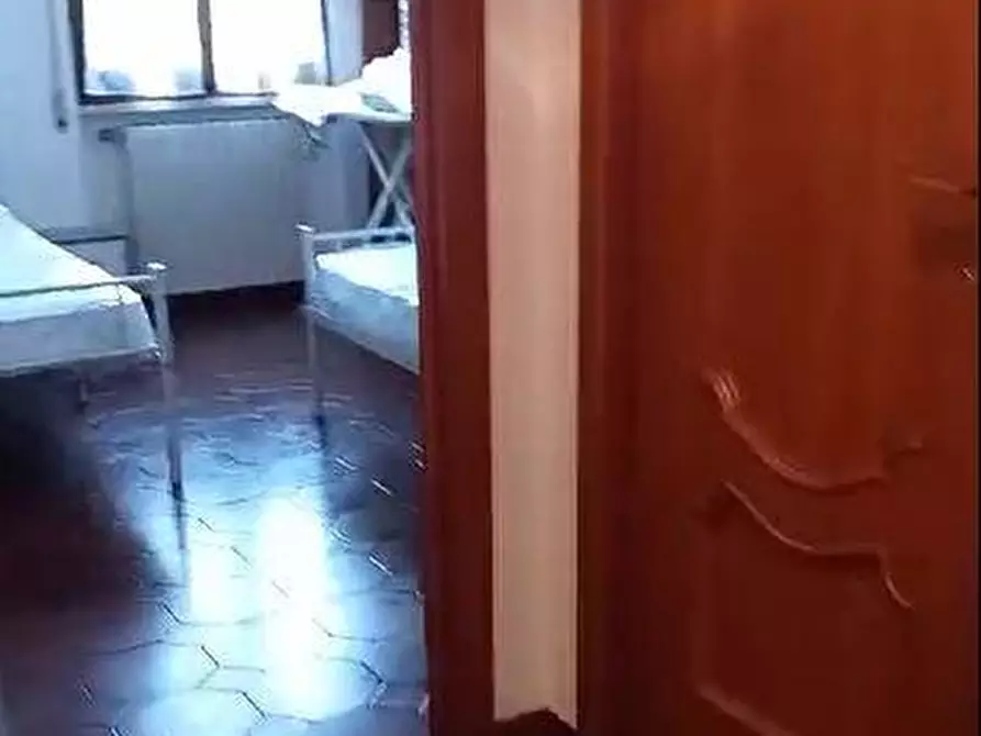 Immagine 28 di Porzione di casa in vendita  a Massa