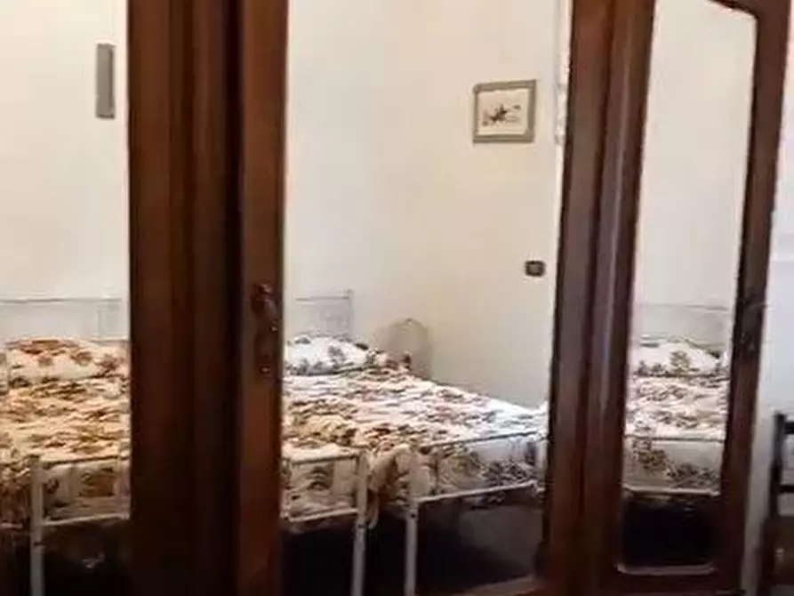 Immagine 26 di Porzione di casa in vendita  a Massa