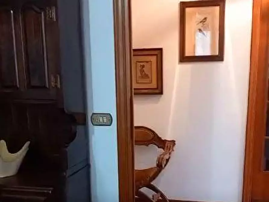 Immagine 13 di Porzione di casa in vendita  a Massa