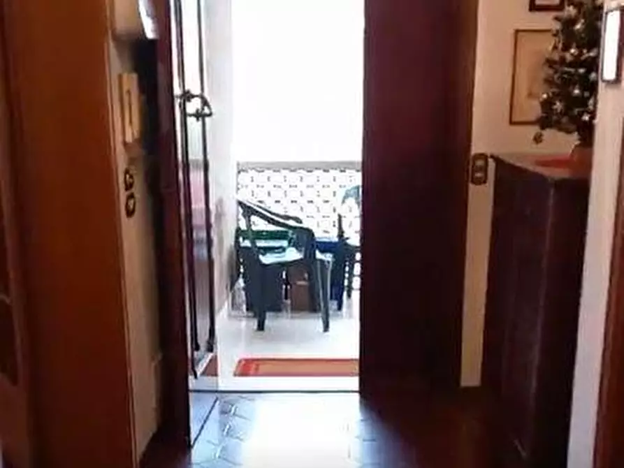 Immagine 4 di Porzione di casa in vendita  a Massa