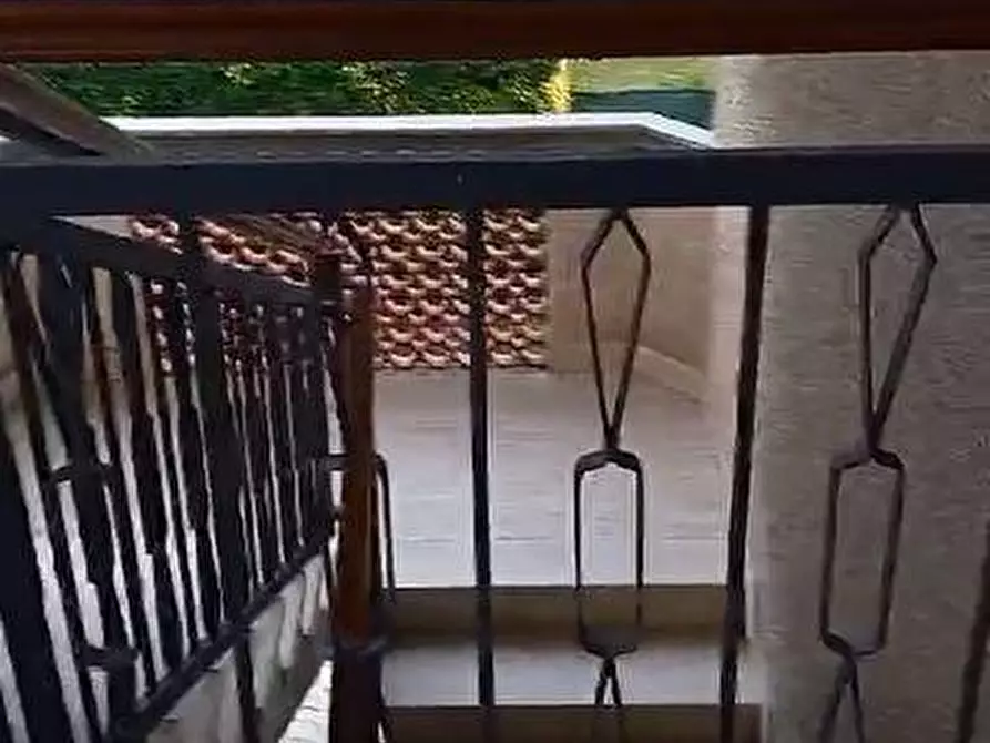 Immagine 2 di Porzione di casa in vendita  a Massa