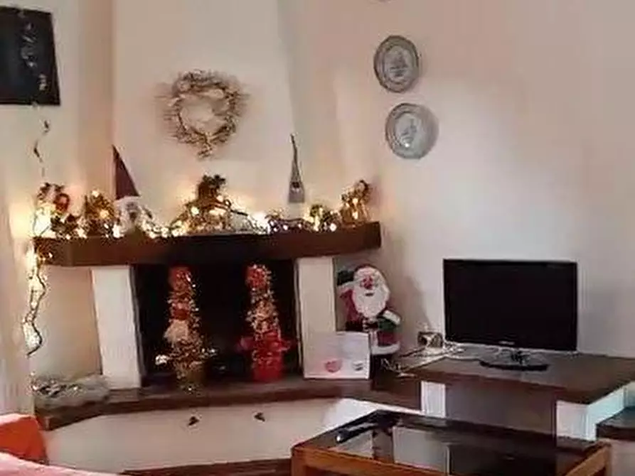 Immagine 16 di Porzione di casa in vendita  a Massa