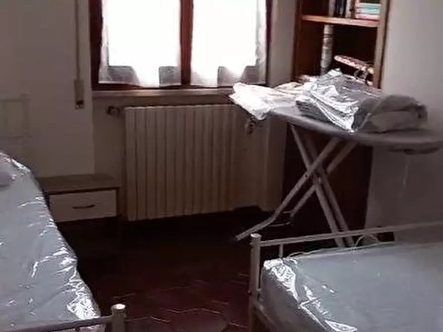 Immagine 30 di Porzione di casa in vendita  a Massa