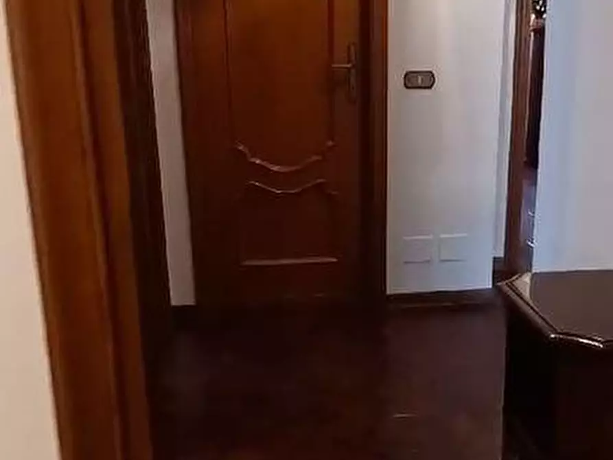 Immagine 18 di Porzione di casa in vendita  a Massa