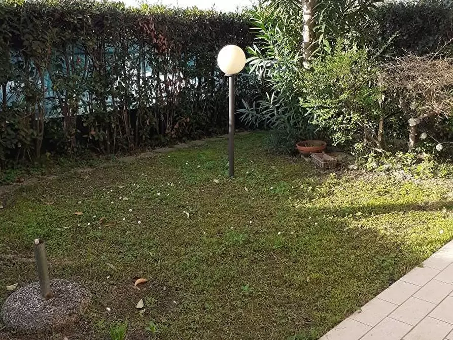 Immagine 6 di Appartamento in vendita  a Massa