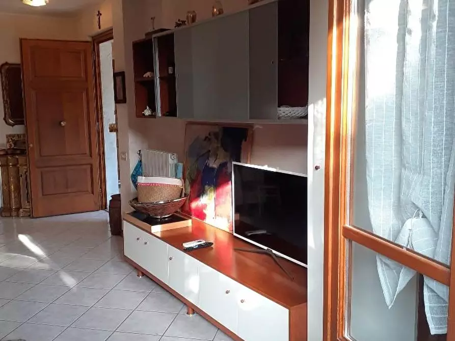 Immagine 11 di Appartamento in vendita  a Massa