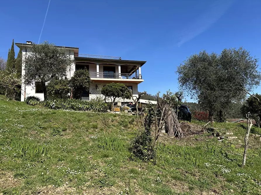 Immagine 11 di Casa semindipendente in vendita  a Ameglia