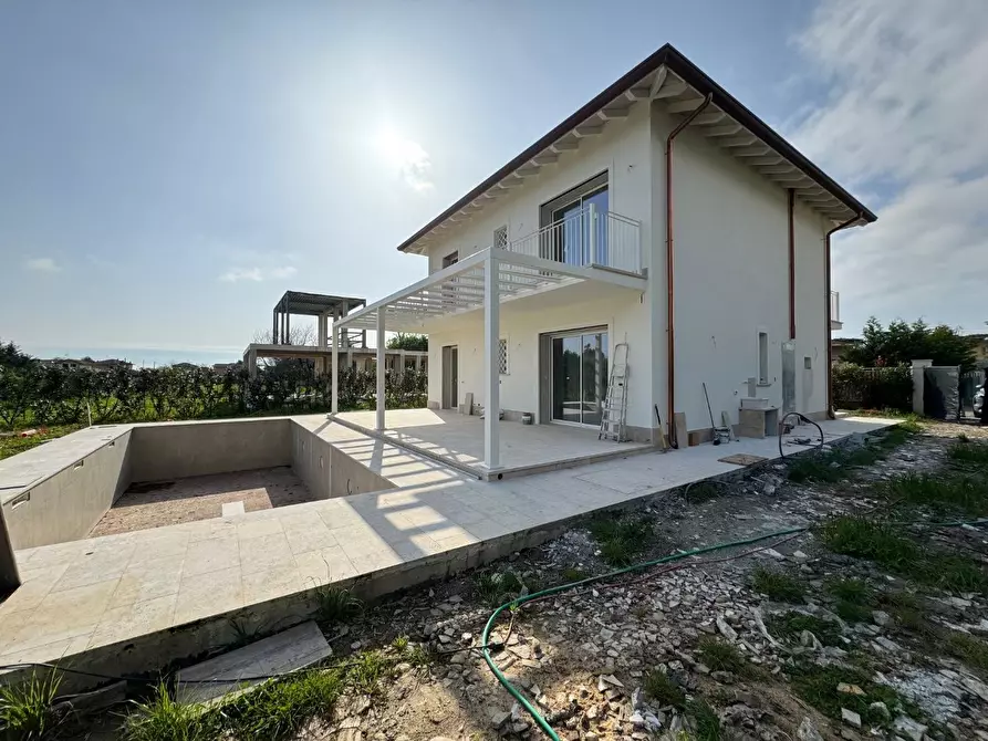 Immagine 3 di Villa in vendita  a Pietrasanta