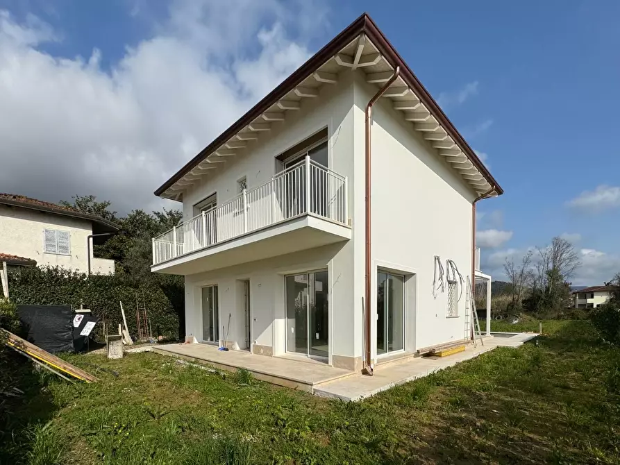 Immagine 4 di Villa in vendita  a Pietrasanta