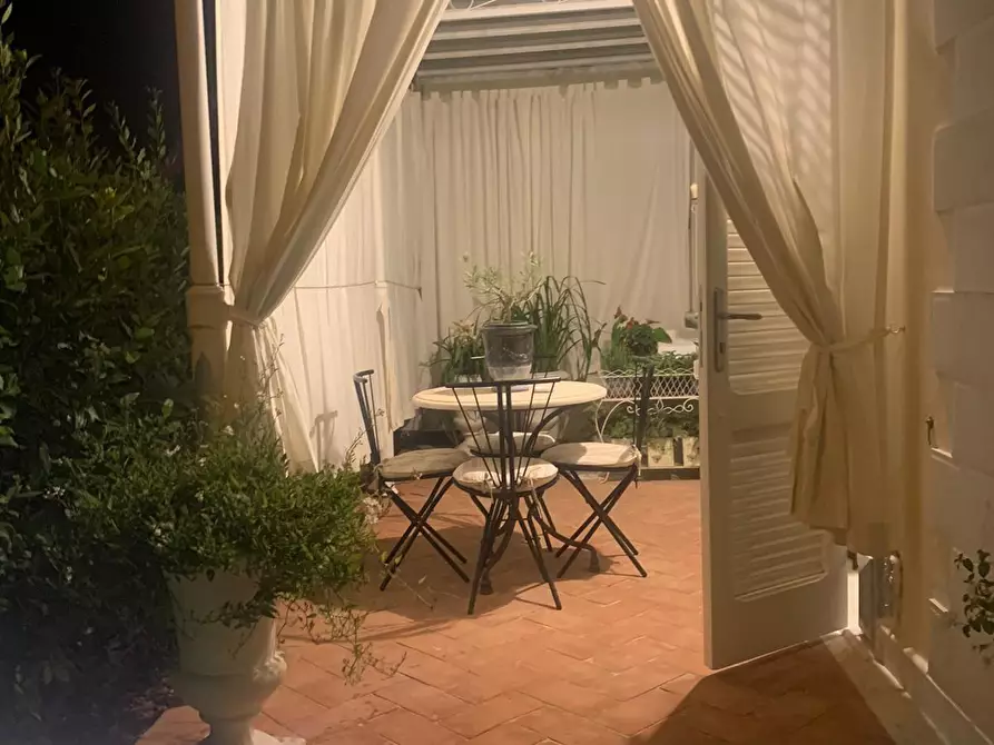Immagine 22 di Casa trifamiliare in vendita  a Pietrasanta