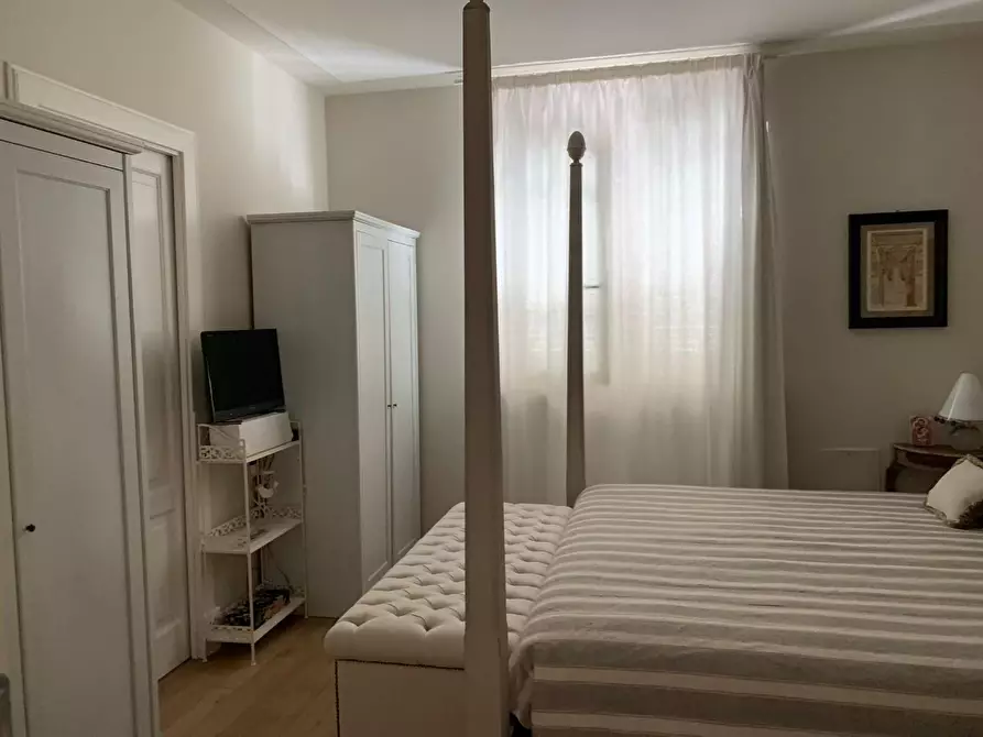 Immagine 15 di Casa trifamiliare in vendita  a Pietrasanta