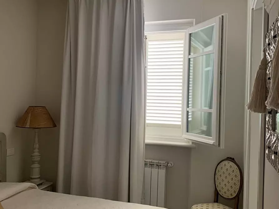 Immagine 11 di Casa trifamiliare in vendita  a Pietrasanta