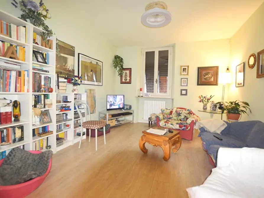 Immagine 3 di Appartamento in vendita  a Lucca