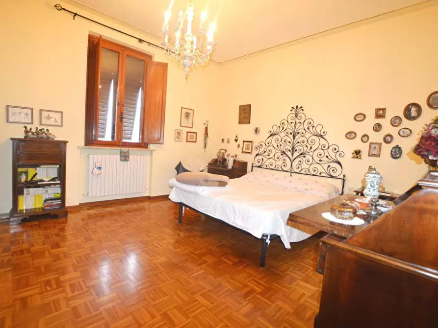 Immagine 9 di Appartamento in vendita  a Lucca