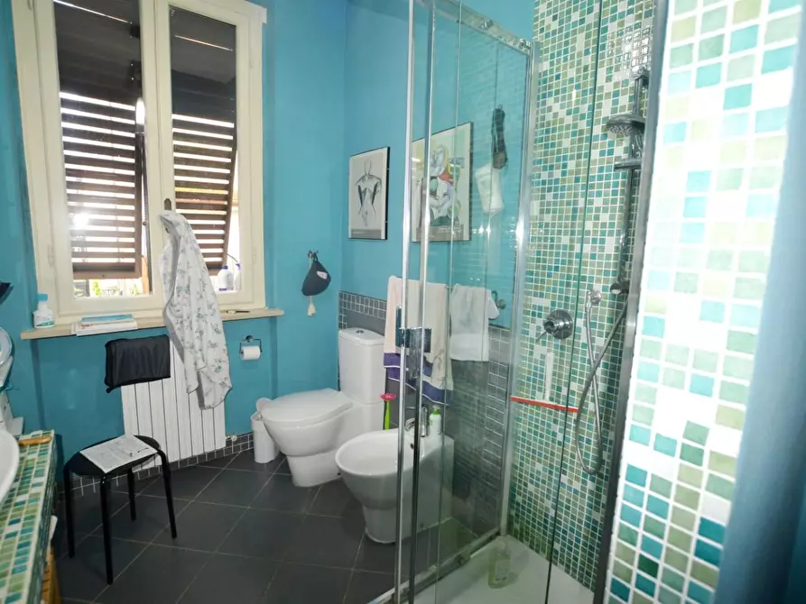 Immagine 14 di Appartamento in vendita  a Lucca