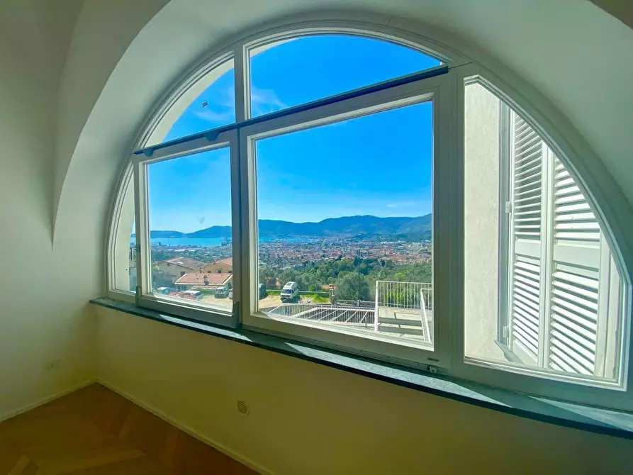 Immagine 15 di Appartamento in vendita  a La Spezia