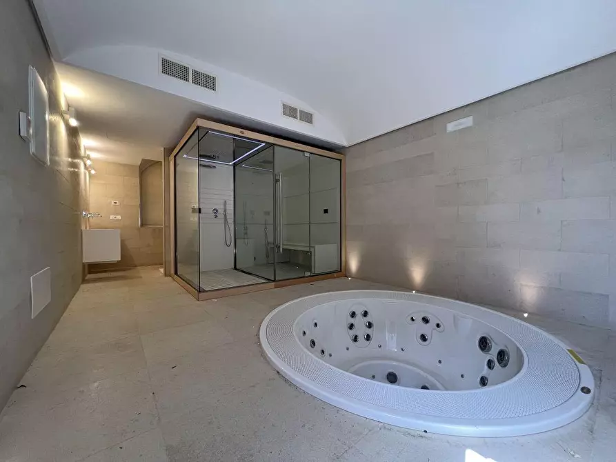 Immagine 32 di Appartamento in vendita  a La Spezia