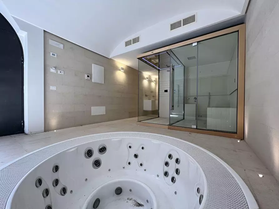 Immagine 33 di Appartamento in vendita  a La Spezia