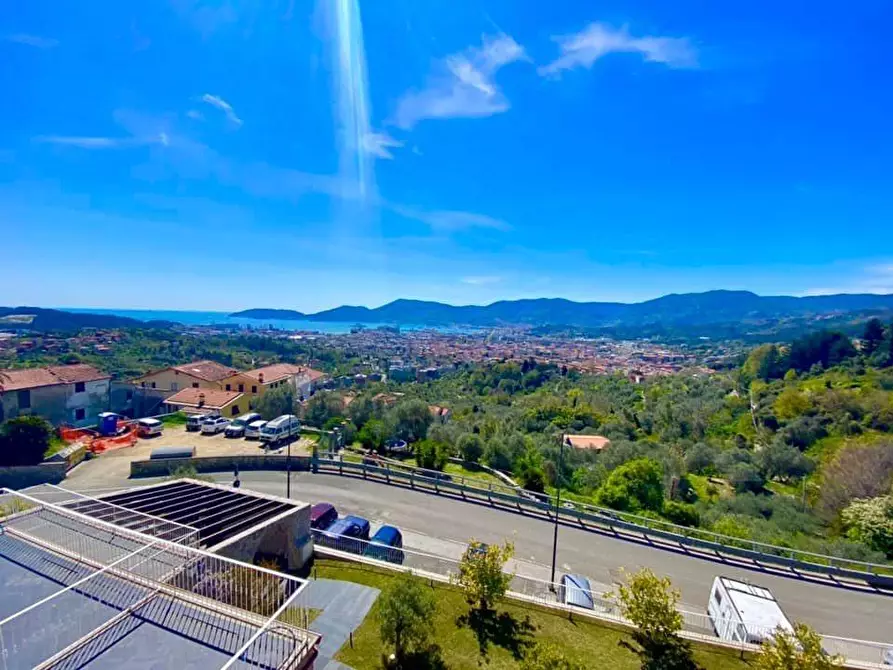 Immagine 10 di Appartamento in vendita  a La Spezia