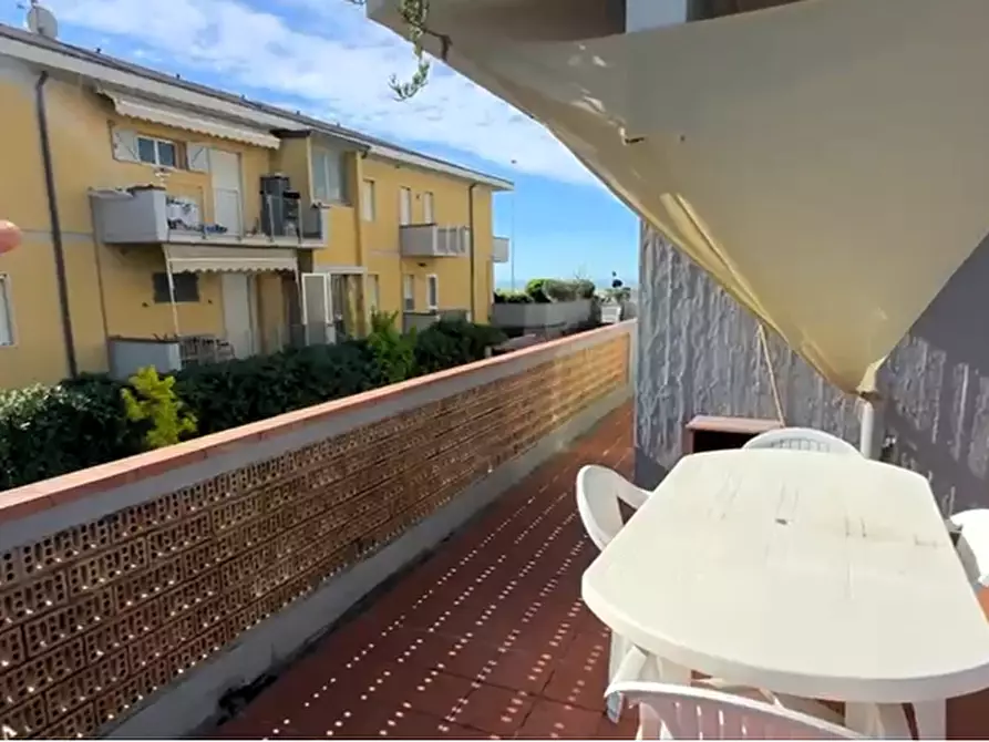 Immagine 17 di Appartamento in vendita  a Carrara