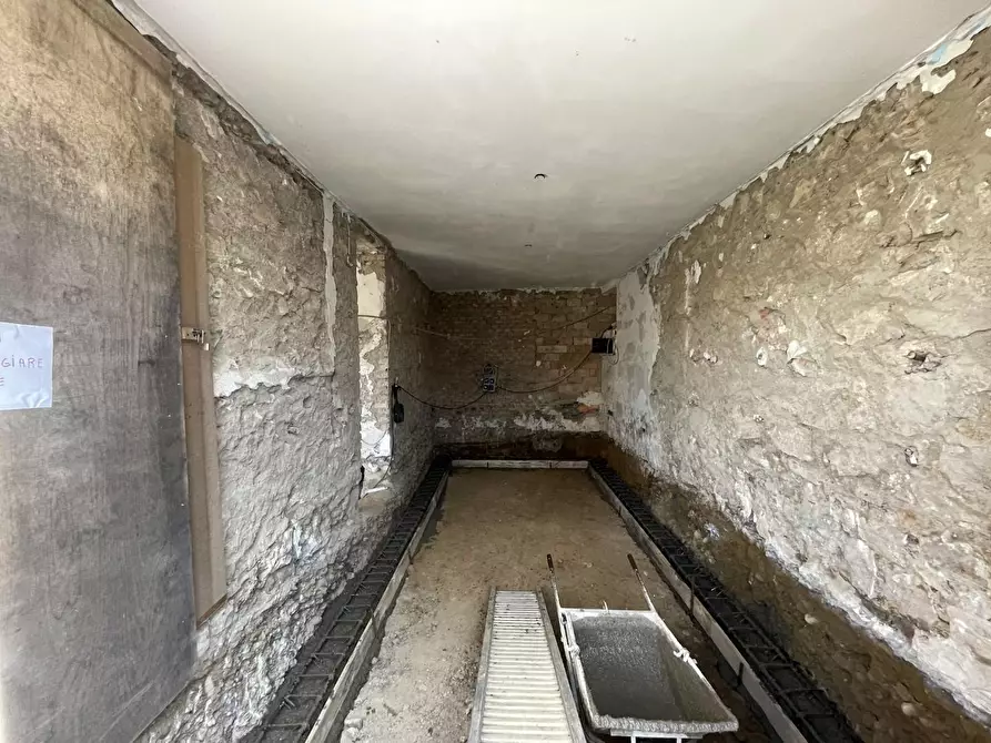 Immagine 17 di Appartamento in vendita  a Siena