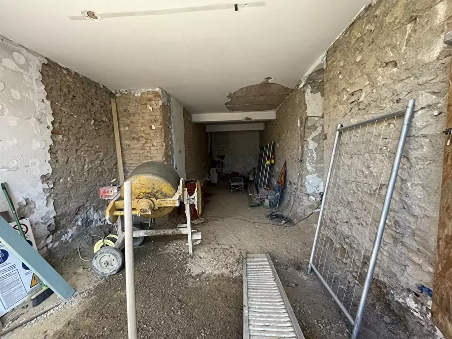 Immagine 16 di Appartamento in vendita  a Siena