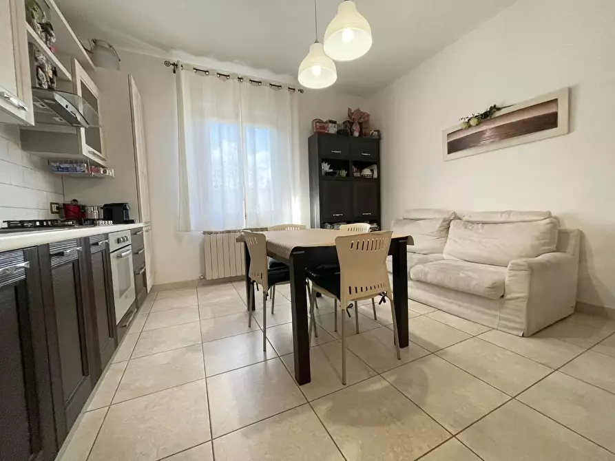 Immagine 2 di Appartamento in vendita  a Siena