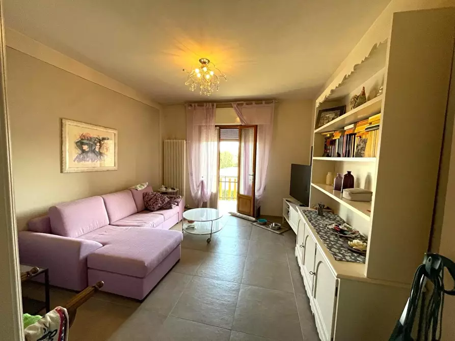 Immagine 1 di Appartamento in vendita  a Montignoso