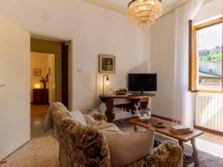 Immagine 10 di Appartamento in vendita  a Siena