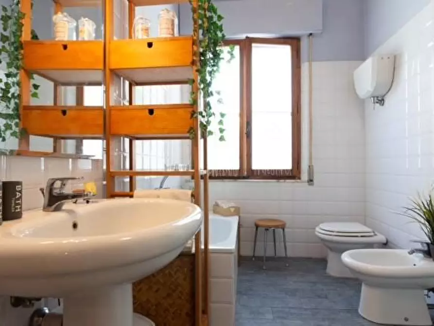 Immagine 12 di Appartamento in vendita  a Siena