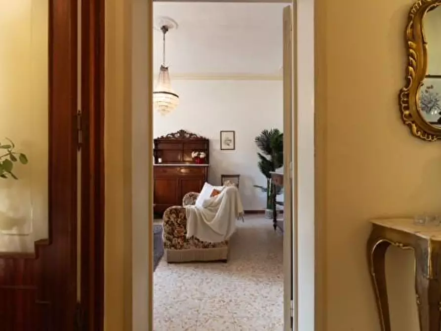 Immagine 8 di Appartamento in vendita  a Siena