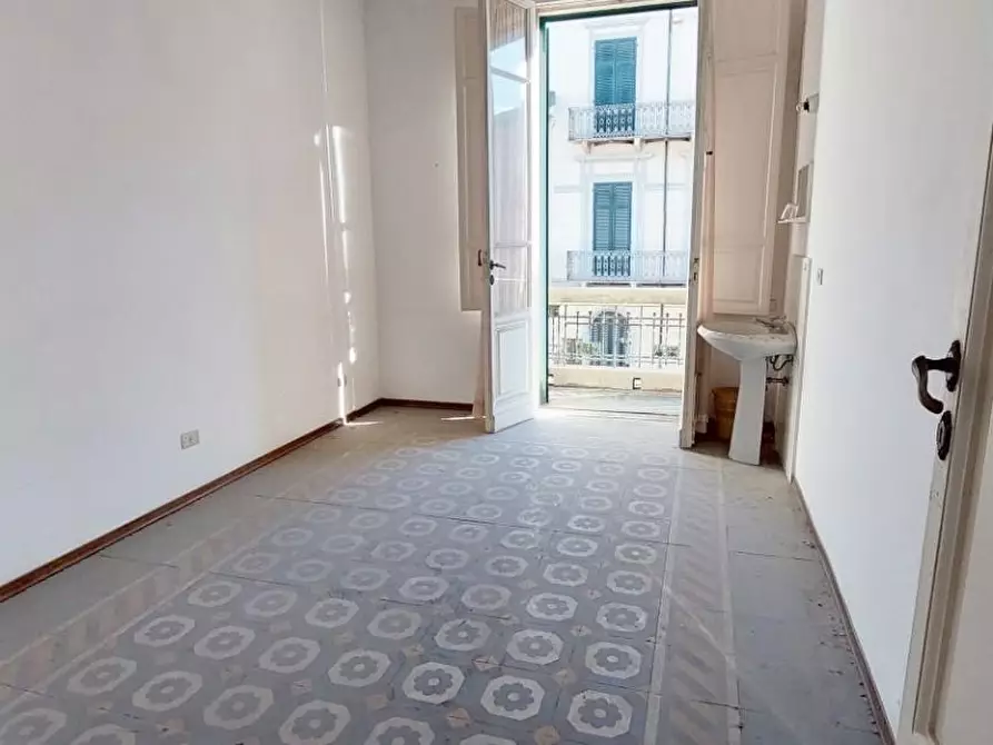 Immagine 36 di Villa in vendita  a Viareggio