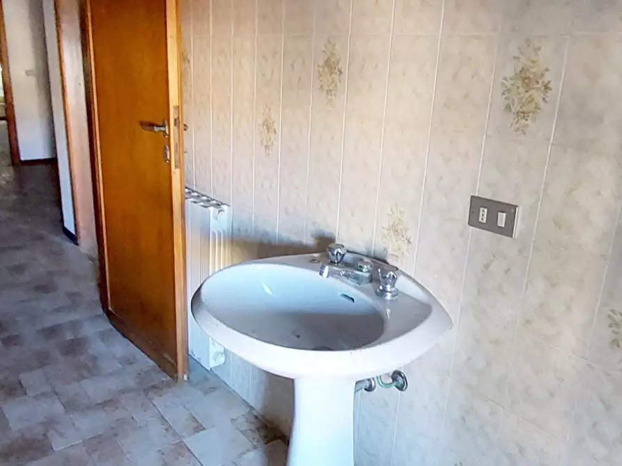 Immagine 66 di Villa in vendita  a Viareggio