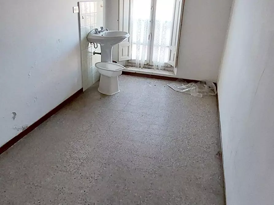 Immagine 59 di Villa in vendita  a Viareggio