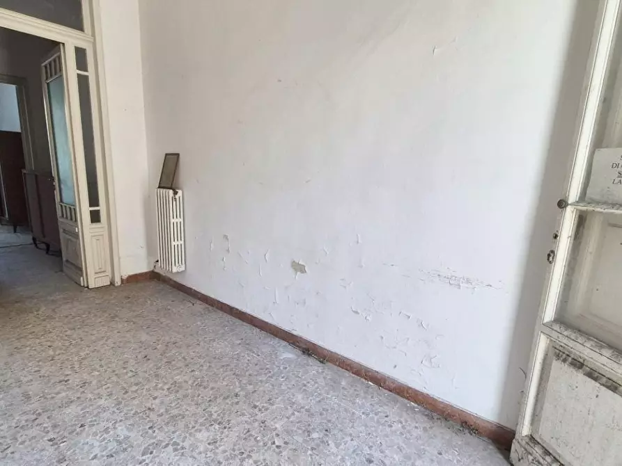 Immagine 3 di Villa in vendita  a Viareggio