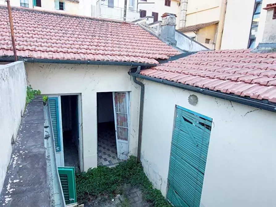 Immagine 88 di Villa in vendita  a Viareggio
