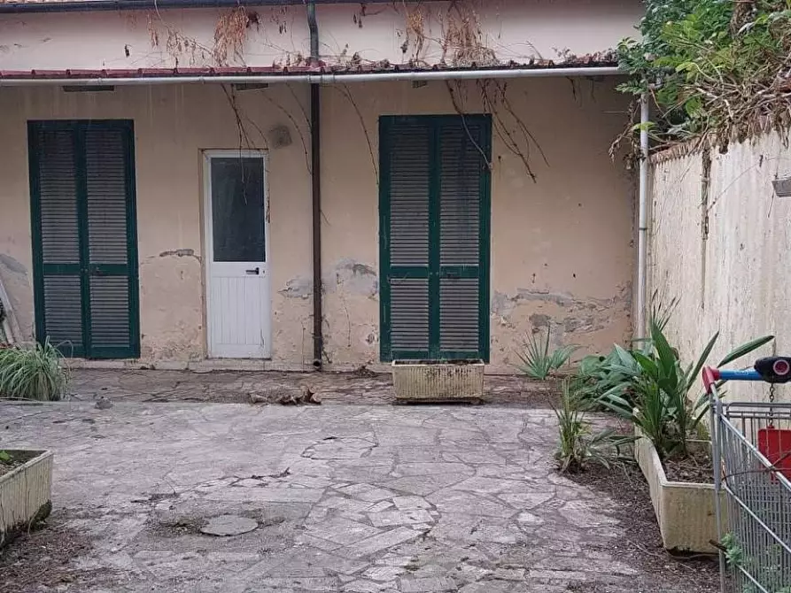 Immagine 68 di Villa in vendita  a Viareggio