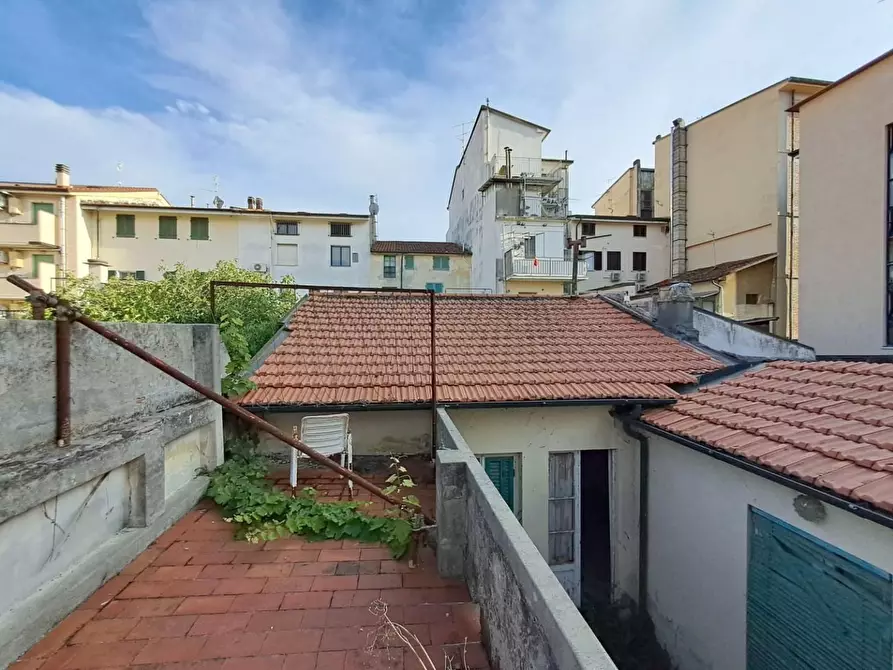 Immagine 87 di Villa in vendita  a Viareggio