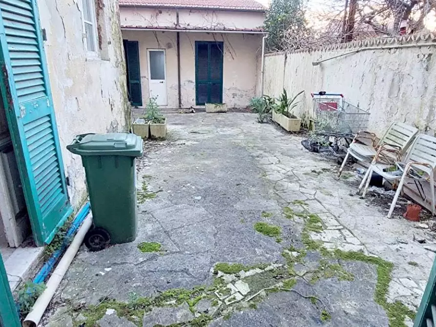 Immagine 24 di Villa in vendita  a Viareggio