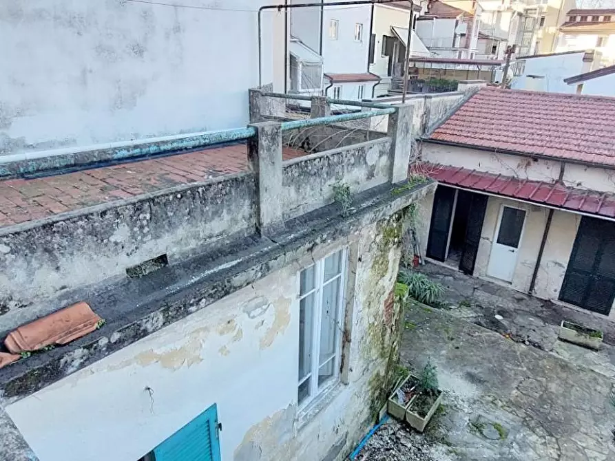 Immagine 46 di Villa in vendita  a Viareggio